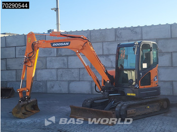 Mini rýpadlo Doosan DX63-3: obrázek 3