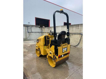 Silniční válec Caterpillar CB1.7: obrázek 3