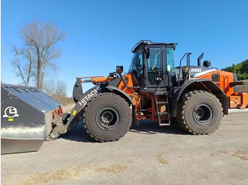 Kolový nakladač HITACHI ZW220