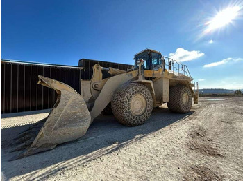 Kolový nakladač KOMATSU WA600