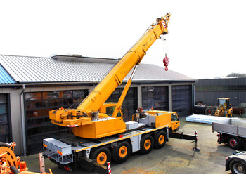 Auto s hydraulickou rukou