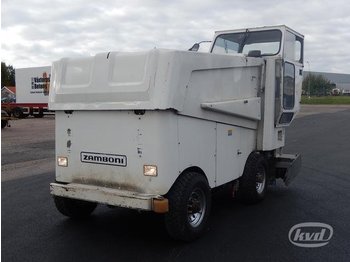 Komunální/ Speciální technika Zamboni 700 Ice resurfacing Machine (outdoors machine): obrázek 1