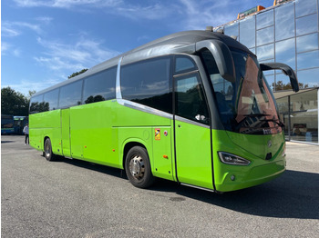 Turistický autobus
