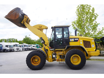 Kolový nakladač CATERPILLAR 926M