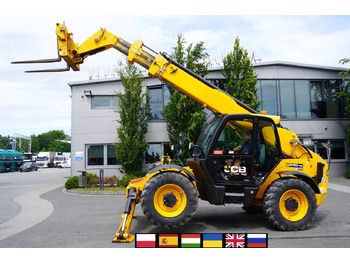 Teleskopický kolový nakladač JCB