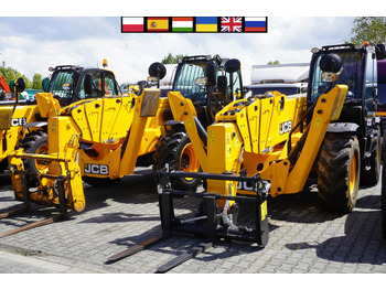 Teleskopický kolový nakladač JCB