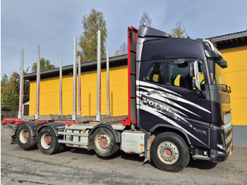 Auto s hydraulickou rukou pro dopravu dřeva VOLVO FH 750 8x4 / 2 lifted axles / timber truck: obrázek 3