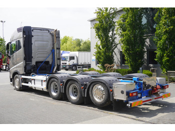 Auto s hydraulickou rukou VOLVO FH16 750 8x4x4 / 750 HP! / Frame 685 cm / Steered 4th axle: obrázek 4