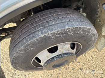 Plachtový nákladní auto 2014 Isuzu NPR 75 4x2 Curtain Side Truck: obrázek 5