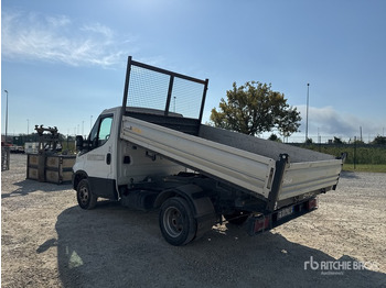 Dodávka sklápěč 2015 Iveco Daily 35-110 Autocarro ribaltabile: carichi leggeri: obrázek 4 Dodávka sklápěč 2015 Iveco Daily 35-110 Autocarro ribaltabile: carichi leggeri: obrázek 4