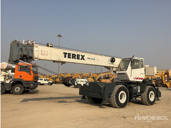 Terénní jeřáb TEREX