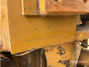 Kloubový sklápěč 2004 Cat 740 Articulated Dump Truck: obrázek 2