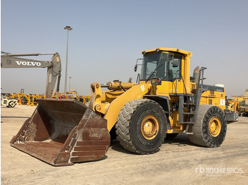 Kolový nakladač KOMATSU WA500-3