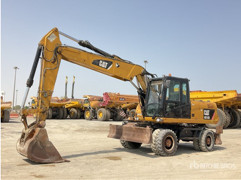 Kolesové rýpadlo CATERPILLAR M318D