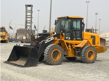 Kolový nakladač JCB 437