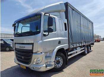 Plachtový nákladní auto DAF CF 400