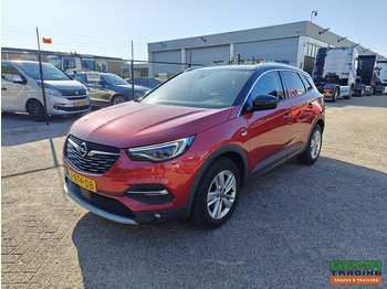 Osobní auto OPEL