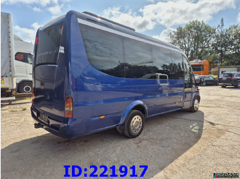 Turistický autobus FORD