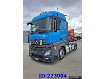 Tahač MERCEDES-BENZ Actros 1842