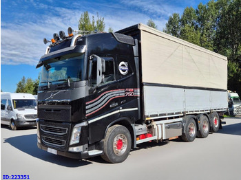 Plachtový nákladní auto VOLVO FH16 750