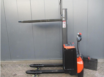 Stohovací vozík BT