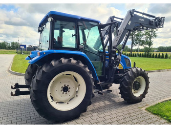 Traktor New Holland T5040: obrázek 4