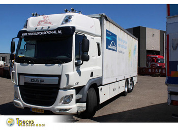 Plachtový nákladní auto DAF CF 330