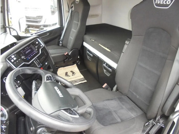 Tahač Iveco S-WAY 460+ Euro 6 + LNG + CNG + Retarder: obrázek 4 Tahač Iveco S-WAY 460+ Euro 6 + LNG + CNG + Retarder: obrázek 4
