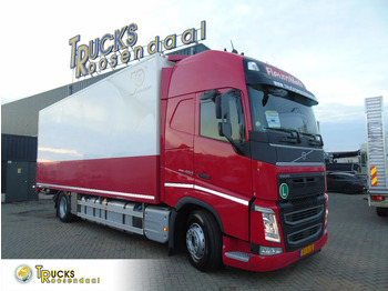Chladírenský nákladní automobil VOLVO FH 460