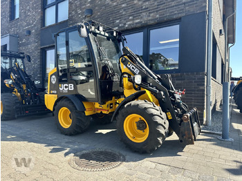 Kloubový nakladač JCB
