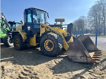Kolový nakladač NEW HOLLAND