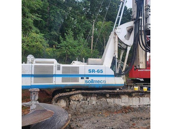 Samojízdné beranidlo SOILMEC