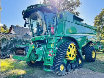 Sklízecí mlátička JOHN DEERE S780