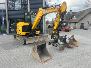 Mini rýpadlo JCB
