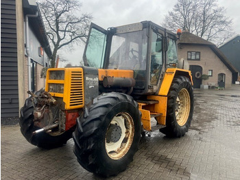 Traktor RENAULT 145.14: obrázek 3