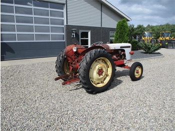 Traktor David Brown 950 Motor sidder fast: obrázek 3