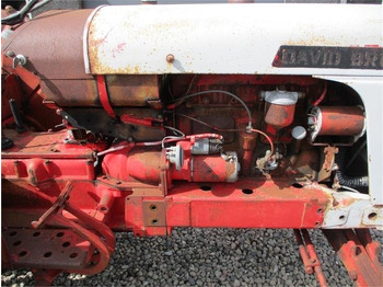 Traktor David Brown 950 Motor sidder fast: obrázek 5
