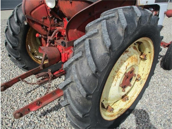 Traktor David Brown 950 Motor sidder fast: obrázek 4