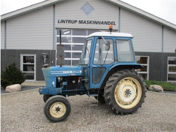 Traktor FORD