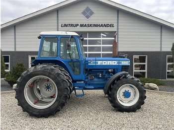 Traktor Ford 8210 En rigtig velholdt klassiker med tvillinghjul: obrázek 2