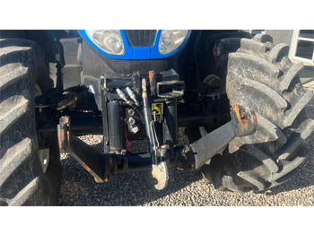 Traktor New Holland T7.270 AutoCommand med frontlift: obrázek 3