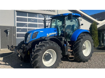 Traktor New Holland T7.270 AutoCommand med frontlift: obrázek 2