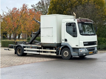 Hákový nosič kontejnerů DAF LF 45 180