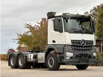 Tahač MERCEDES-BENZ Arocs 3351