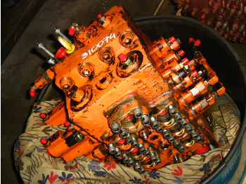 Hydraulický ventil HITACHI