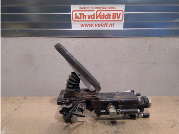 Pedál HITACHI