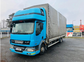 Plachtový nákladní auto DAF LF 45 220