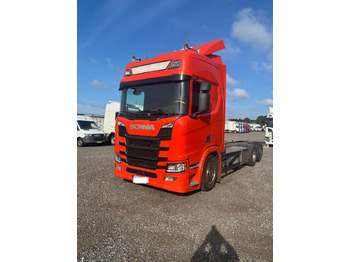 Podvozek s kabinou SCANIA R 500