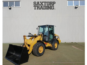 Kolový nakladač CATERPILLAR 906H