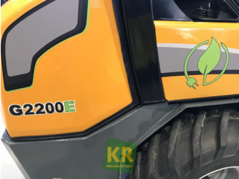 Nový Kloubový nakladač G2200E Giant: obrázek 4